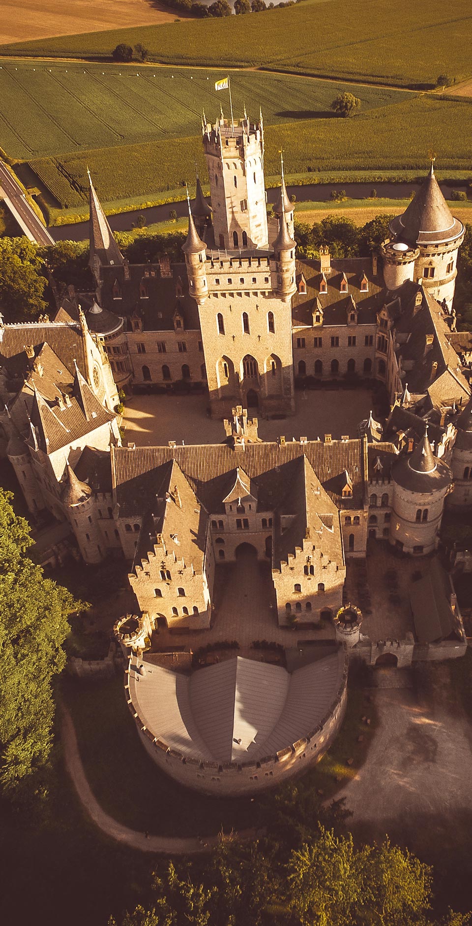 ntro-settore-strutture-turistiche-turismo